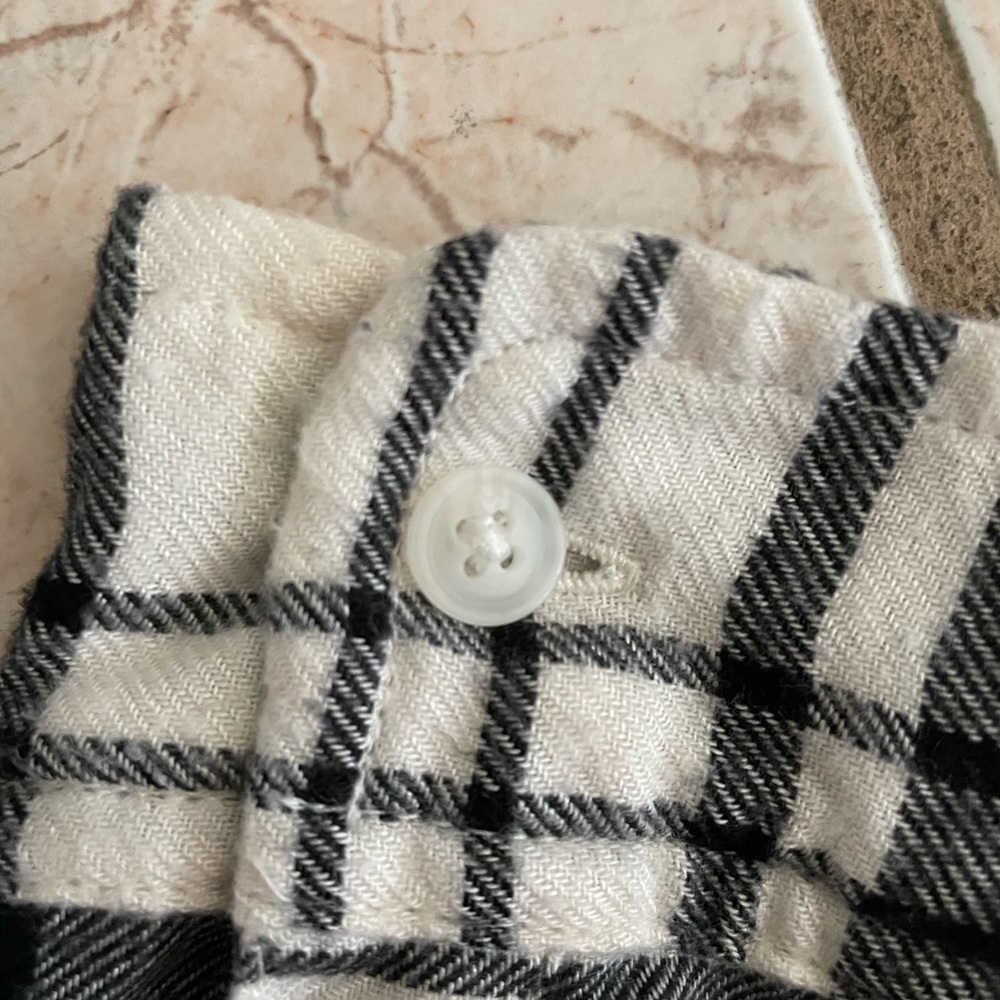 American Eagle Size S B/W black-and-white flannel - Picture 6 of 7